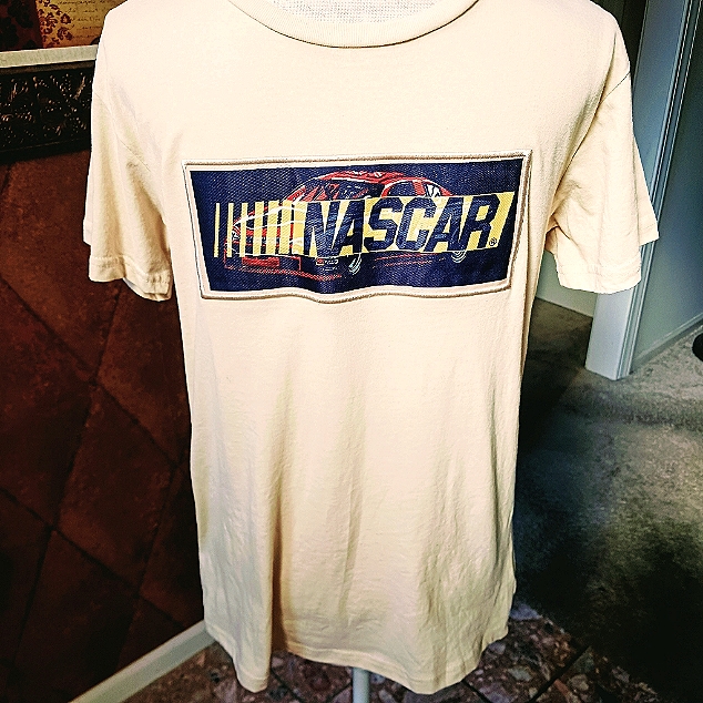 Nascar Daytona 500 Embroidered Patch Graphic Short Sleeve TShirt Khaki Medium
